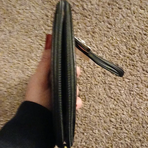 Betsey Johnson puppy dog coin purse - Picture 4 of 12